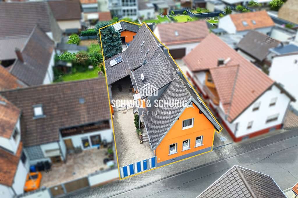 Immobilie in Ubstadt-Weiher - Großzügiges Zweifamilienhaus mit viel Potenzial in ruhiger Lage - Bild 2