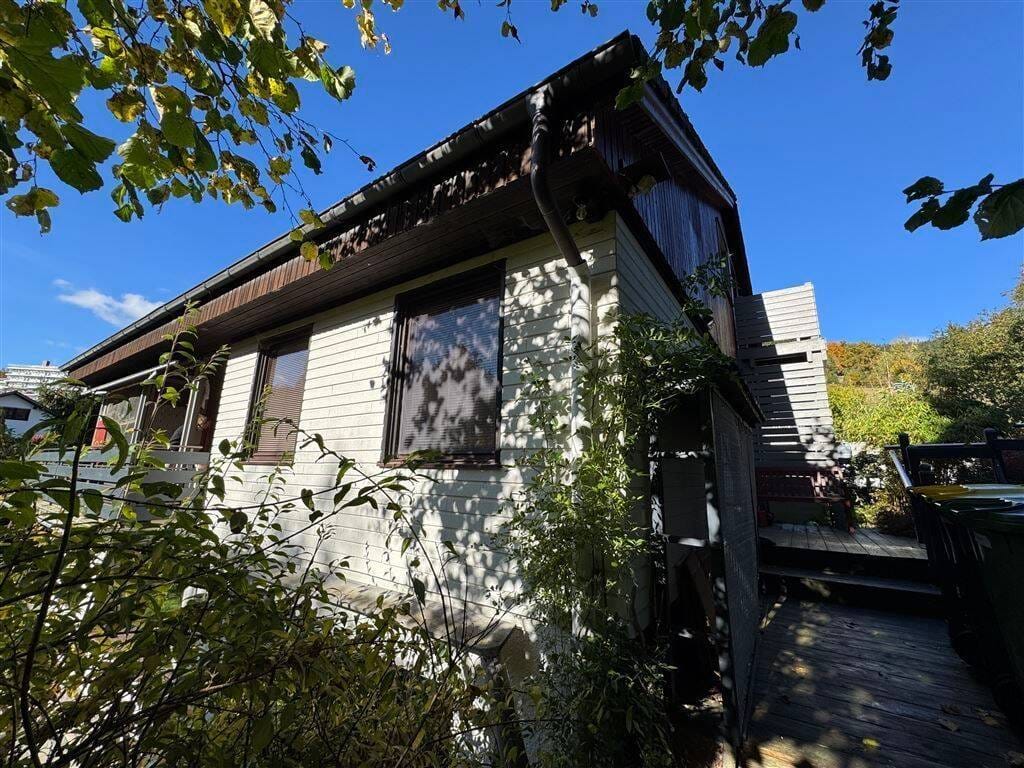 Immobilie in Schmallenberg - 2-FH plus mögliche FeWo! Wunderschöne Waldrand-Lage in Bad Fredeburg - Bild 1