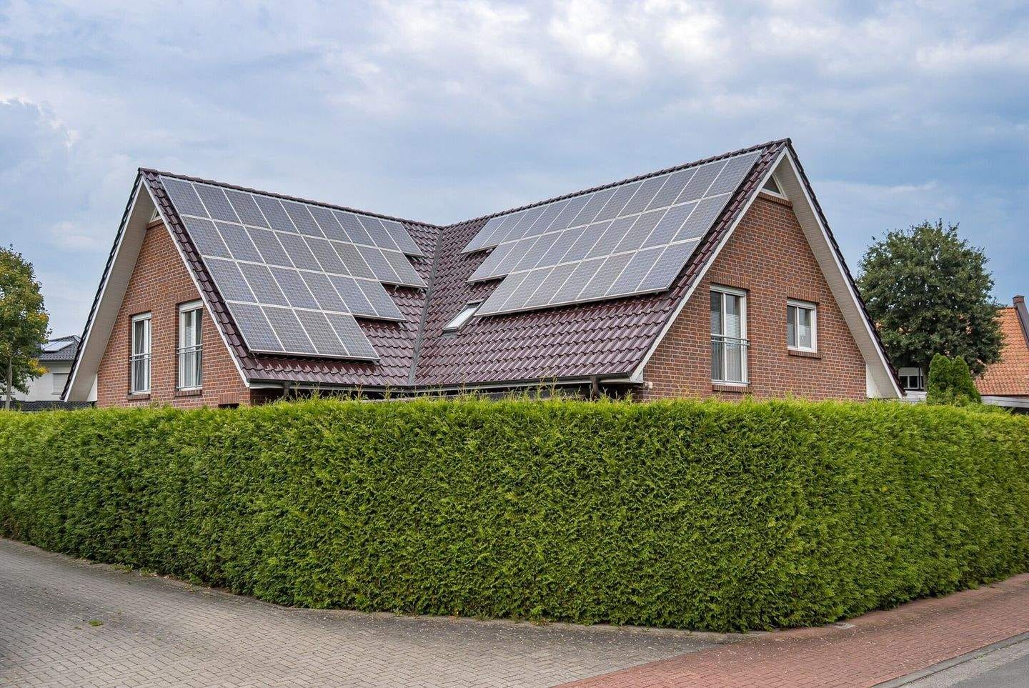 Immobilie in Barßel - Traumhaftes Familienhaus mit Einliegerwohnung, Wintergarten, Doppelcarport, PV-Anlage, u.v.m. - Bild 1