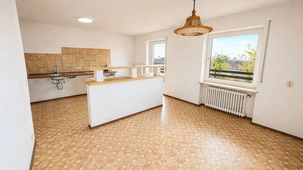 Immobilie in Stamsried - Charmantes Zweifamilienhaus mit Potenzial in naturnaher Umgebung - Bild 1