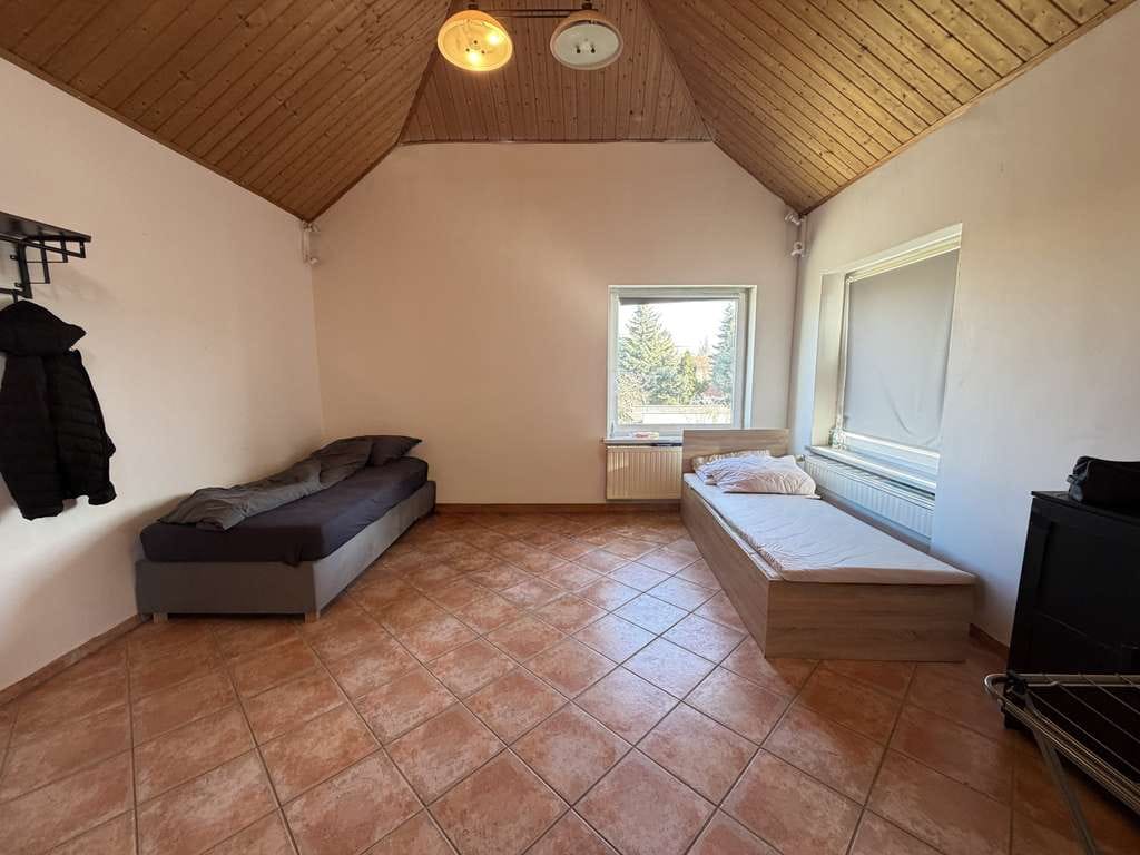 Immobilie in Bad Dürrenberg - Ein Zuhause mit Platz für Generationen – 8 Zimmer, Garten und Garage - Bild 2