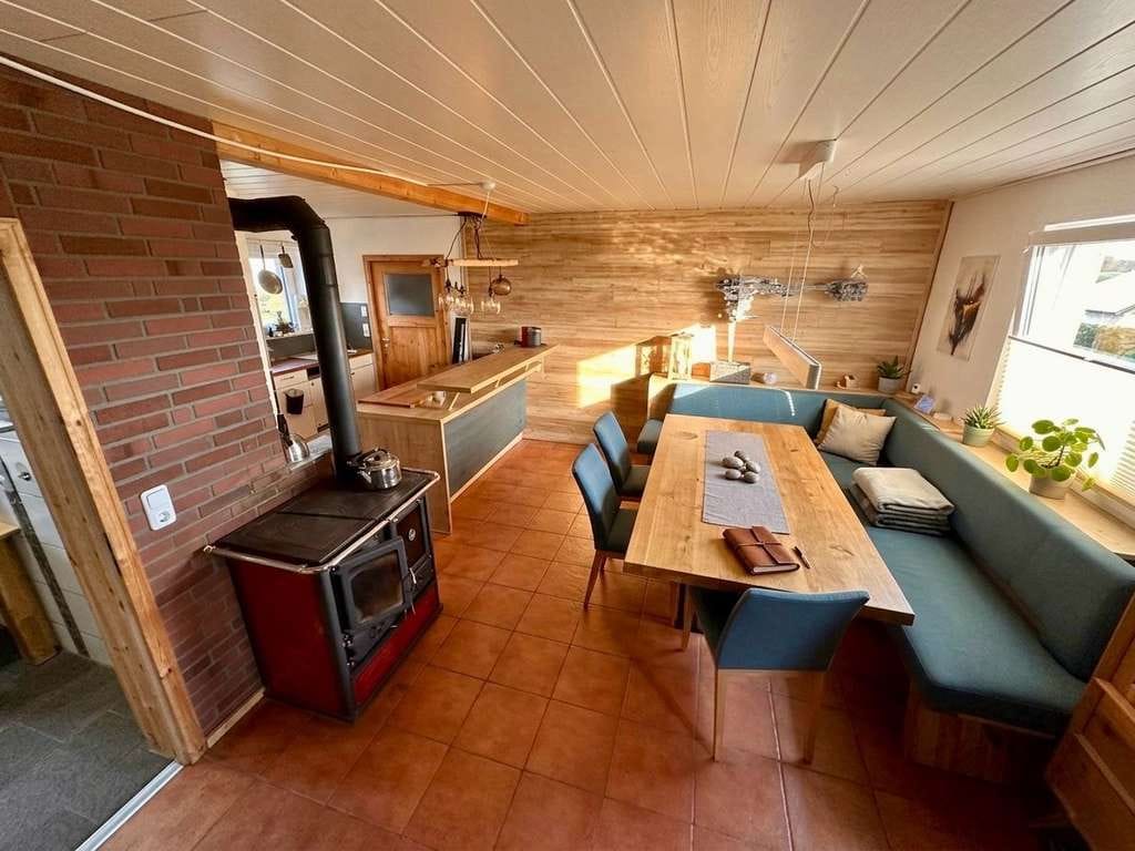 Immobilie in Brilon - Charmantes Einfamilienhaus in Brilon – Modernisierte Basis zum unschlagbaren Festpreis! - Bild 1