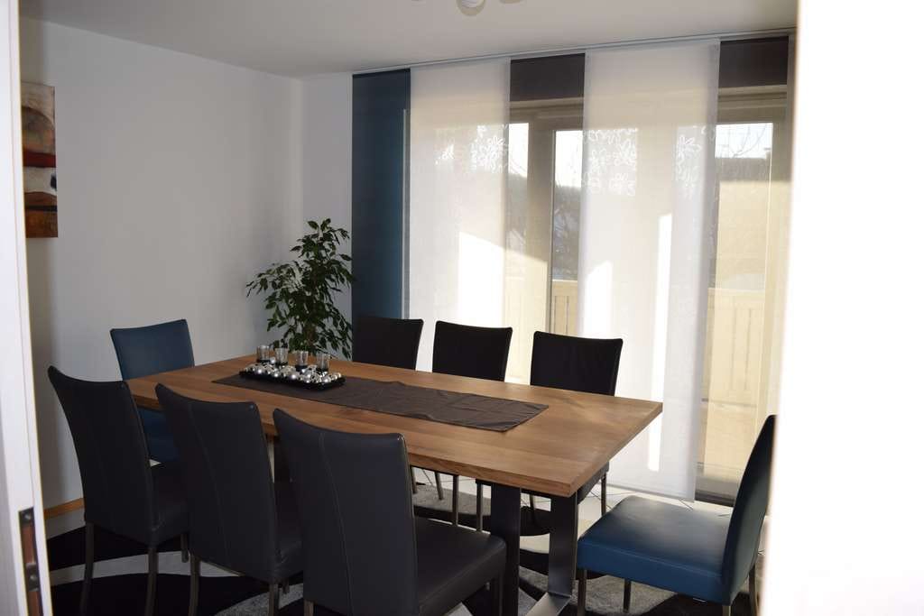 Immobilie in Altenmünster - Ruhiges Zweifamilienhaus mit vermieteter EG-Wohnung und sofort beziehbarem OG in Hennhofen - Bild 3