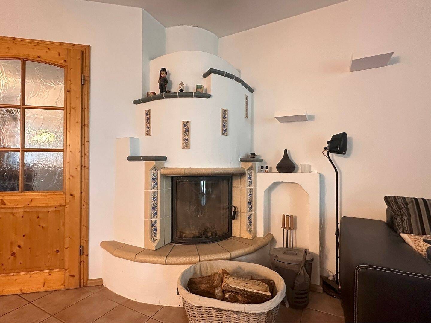 Immobilie in Aying - Erdgeschosswohnung mit Kachelofen, überdachter Terrasse und eigenem Garten! - Bild 3