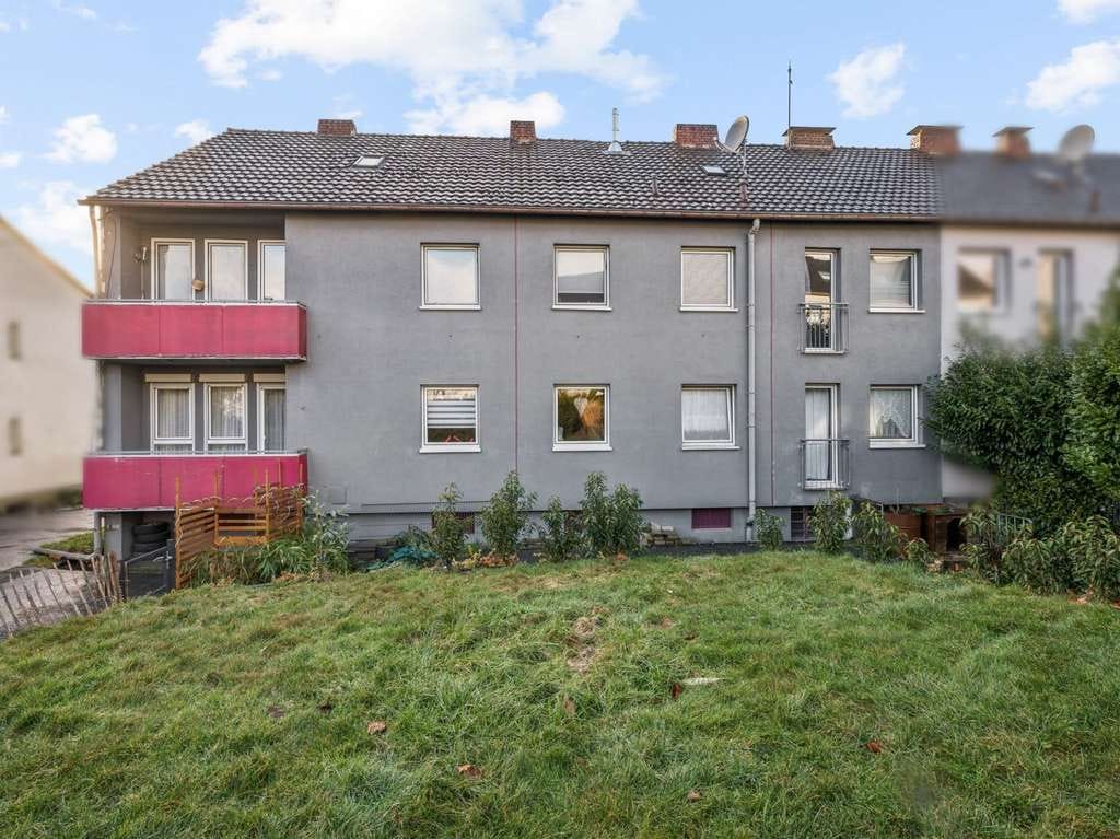 Immobilie in Radevormwald - Attraktives, vollvermietes Dreifamilienhaus mit Eigentümerwohnung in Radevormwald - Bild 2