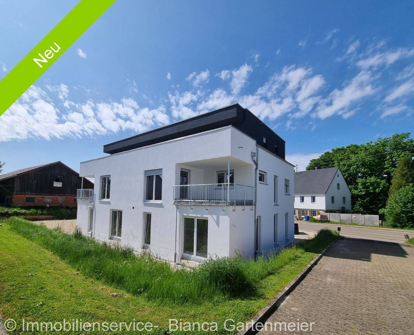 Immobilie in Eschach - Top Kapitalanlage ! Neuwertige 3,5 Zimmer mit schönem Terrassenbalkon/ 2x Stellplätze! - Bild 1
