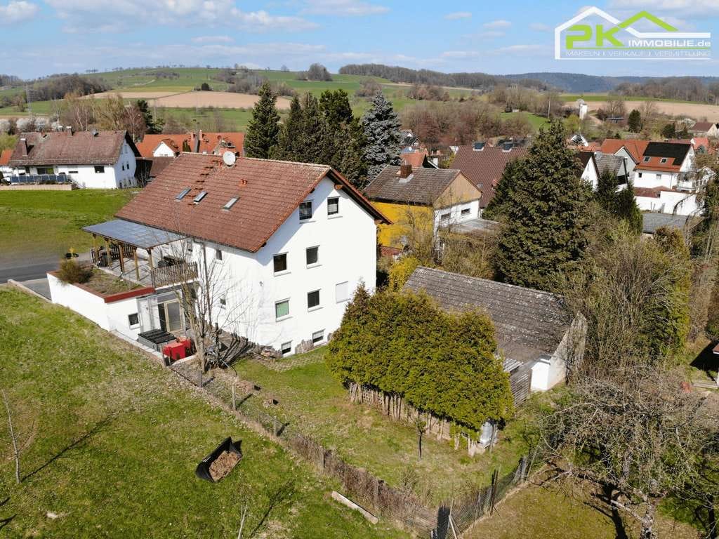 Immobilie in Schöllkrippen - Renditestarkes Mehrfamilienhaus mit Sanierungsvorteil in Schöllkrippen - Bild 1