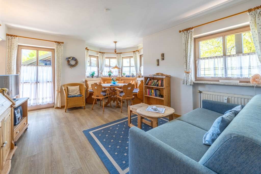 Immobilie in Unterwössen - Zur Eigennutzung oder Kapitalanlage, charmantes 2-Zimmer-Apartment mit alpinen Chalet-Charakter - Bild 0