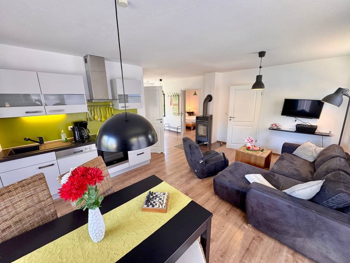Immobilie in Bollewick - HORN IMMOBILIEN ++ Röbel an der Müritz Ferienhaus mit 2 Wohnungen, 2x Kamin und 2x Sauna + Einbauk. - Bild 3