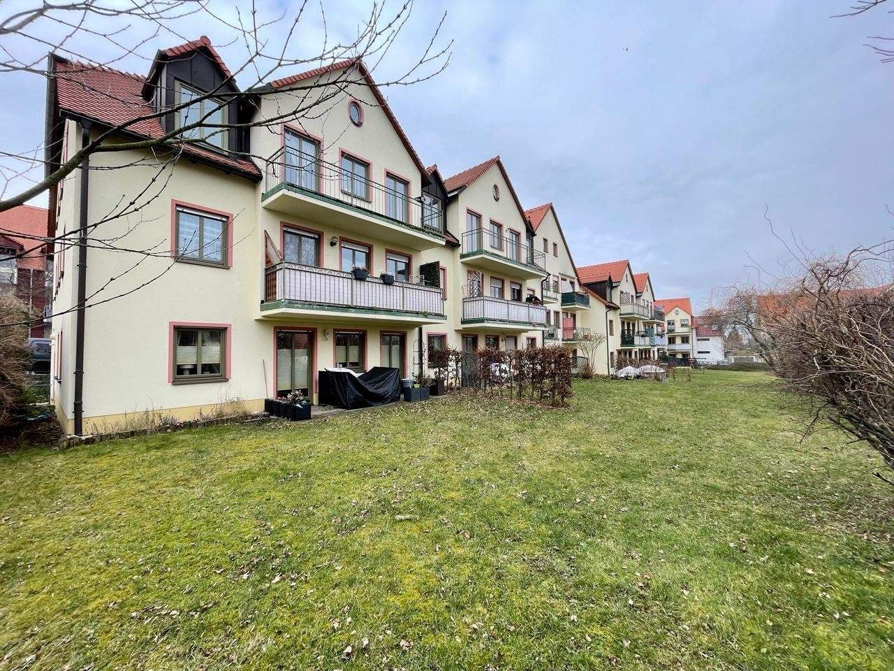 Immobilie in Bannewitz - Top-Lage in Bannewitz | Helle Dachgeschosswohnung mit 2 Balkonen und TG-Stellplatz - Bild 0