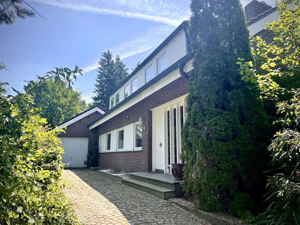 Immobilie in Telgte - Zweifamilienhaus in attraktiver Lage in Telgte mit vielseitigen Nutzungsmöglichkeiten - Bild 1