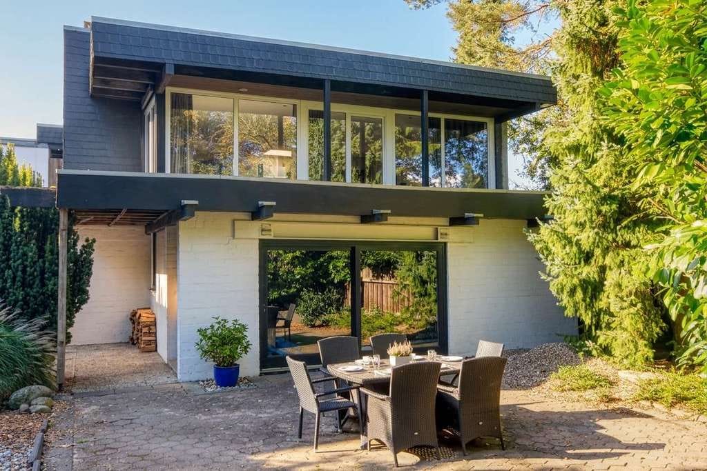 Immobilie in Osterholz-Scharmbeck - Großzügiger Bungalow mit viel Wohnfläche und Sanierungspotenzial - Bild 1