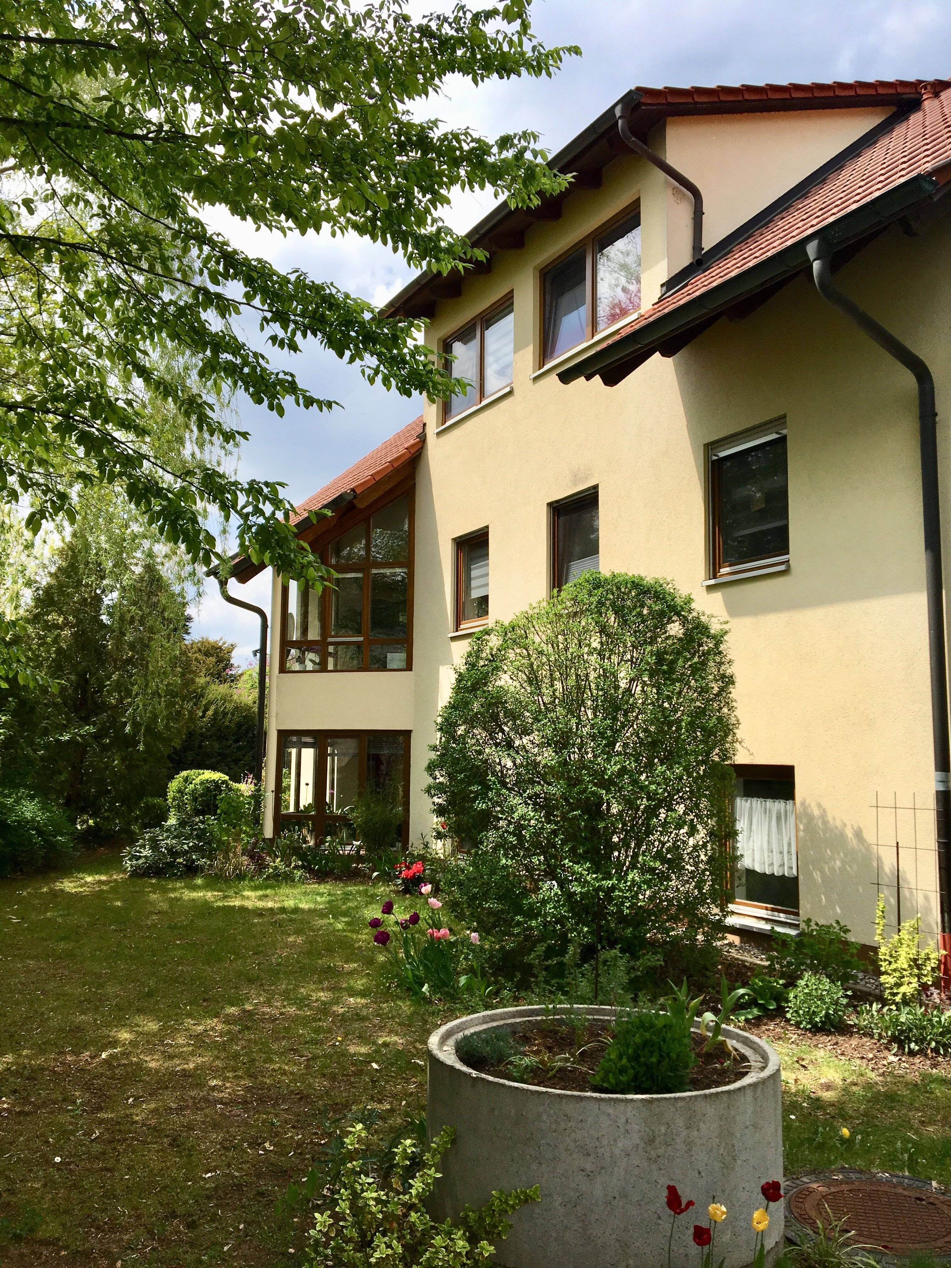 Immobilie in Heideck - * Mehrfamilienhaus mit Baugrund in Heideck * - Bild 0