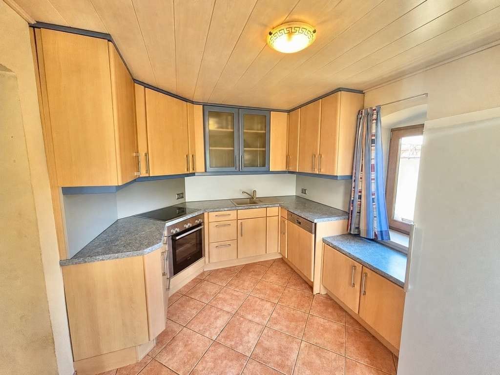 Immobilie in Metten - Uriges Einfamilienhaus mit viel Potenzial - Bild 2