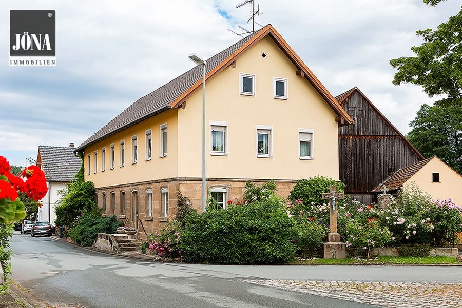 Immobilie in Mainleus - Ein Paradies für Natur- und Tierliebhaber -
Traumhaftes Bauernhaus mit exklusiver Ausstattung - Bild 0