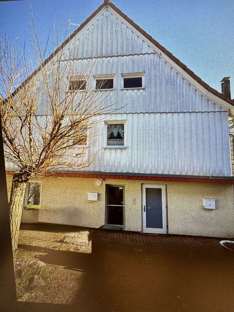 Immobilie in Gehrden - Teilsaniertes Fachwerk-Stadthaus mit historischen Hintergrund -  im Geschäftszentrum von Gehrden! - Bild 3
