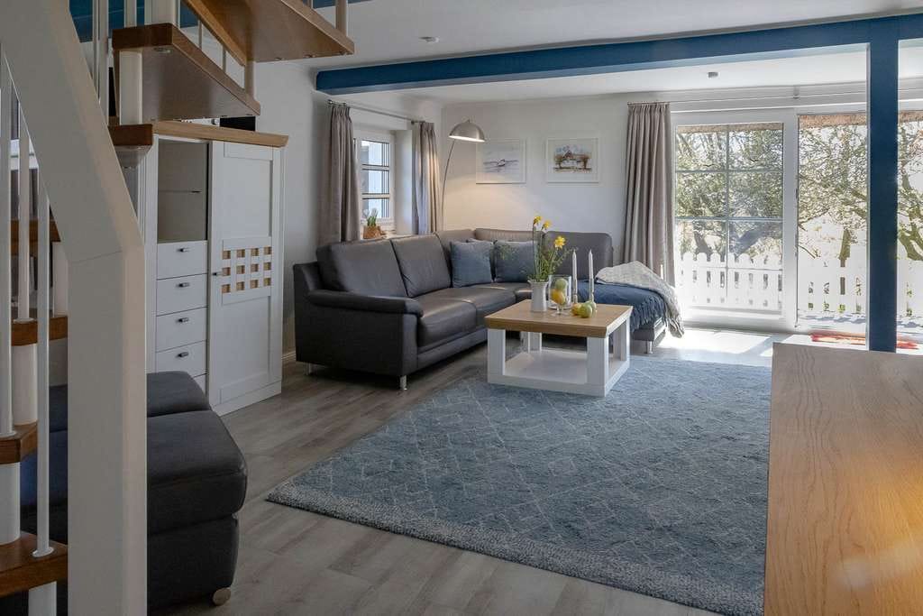 Immobilie in Pellworm - Modernisiertes Einfamilienhaus unter Reet - Bild 3