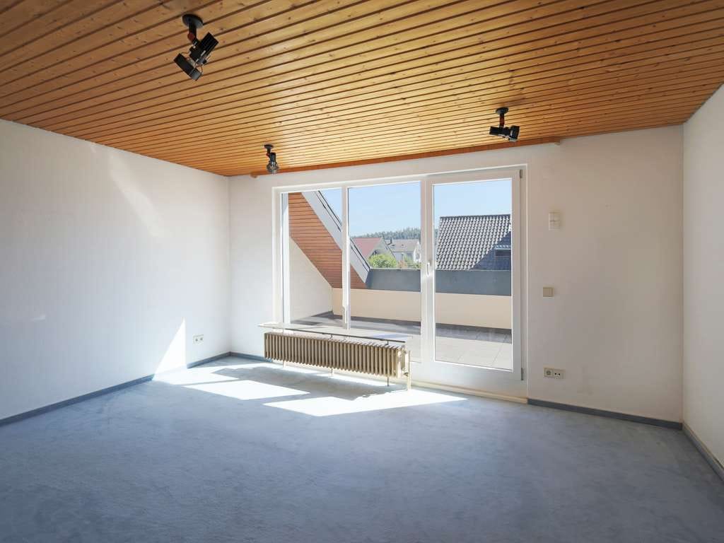Immobilie in Nufringen - Großzügiges Haus mit viel Platz und schönem Garten in Nufringen - Bild 1
