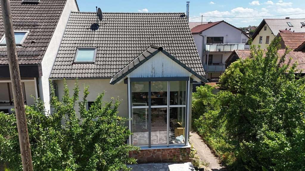 Immobilie in Karlsbad - Idyllisches Zuhause mit Charme – wunderschöne Doppelhaushälfte in ruhiger Lage! - Bild 0