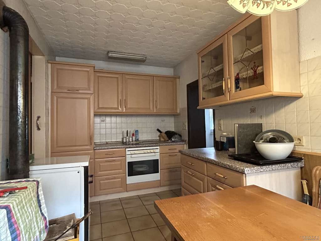 Immobilie in Maxdorf - Gemütliches Einfamilienhaus mit Nebengebäude und Hofbereich - Bild 3