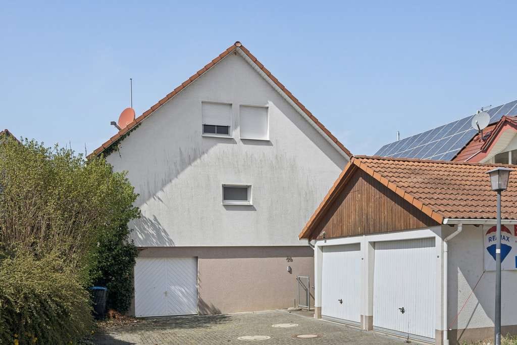 Immobilie in Schallbach - Ihre Chance in Schallbach!!! Grosses EFH mit drei Garagen und super Garten in Schallbach!! - Bild 1