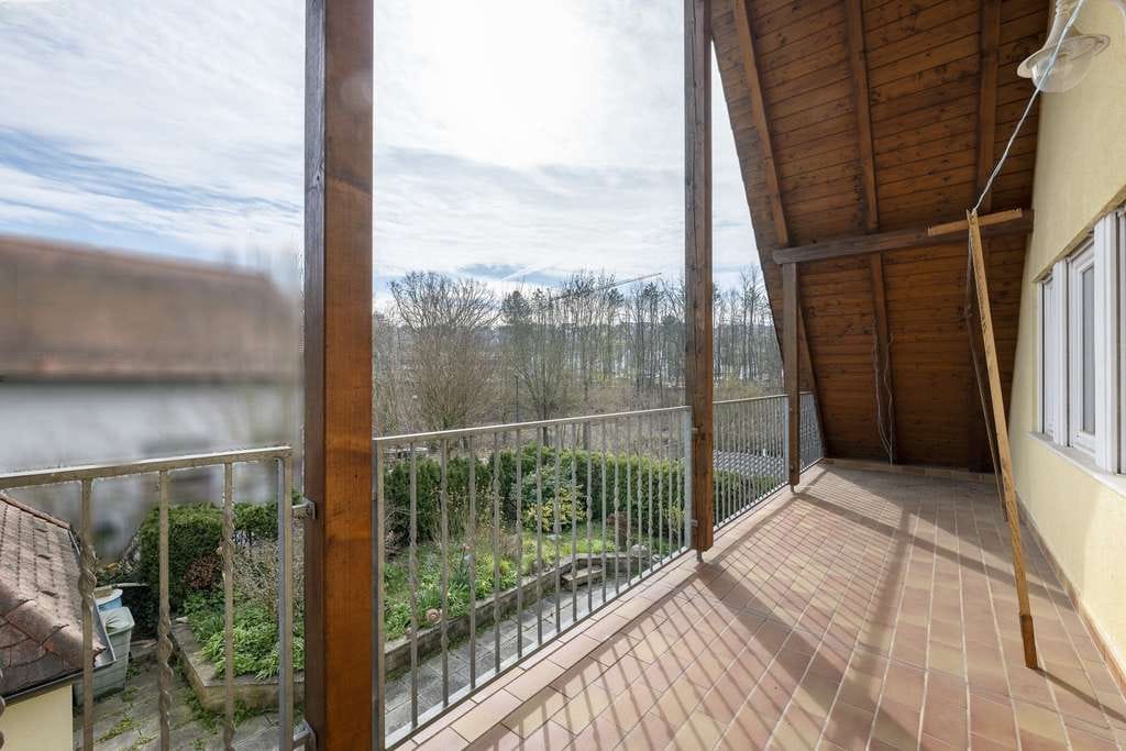 Immobilie in Weikersheim - Freistehendes Einfamilienhaus mit großzügiger Terrasse, Loggia und hoher Privatsphäre in bester Lage - Bild 2