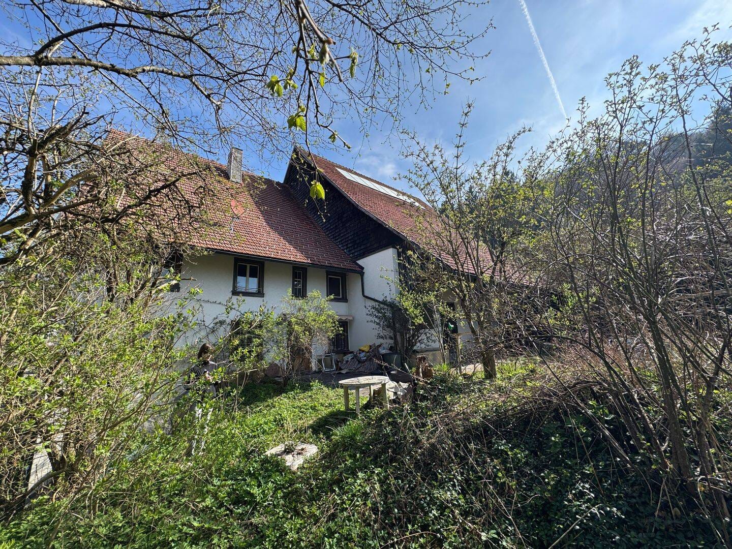 Immobilie in Bonndorf im Schwarzwald - Traum für Handwerker: Renovierungsbedürftiges Charmantes denkmalgeschütztes Bauernhaus in Dillendorf - Bild 2