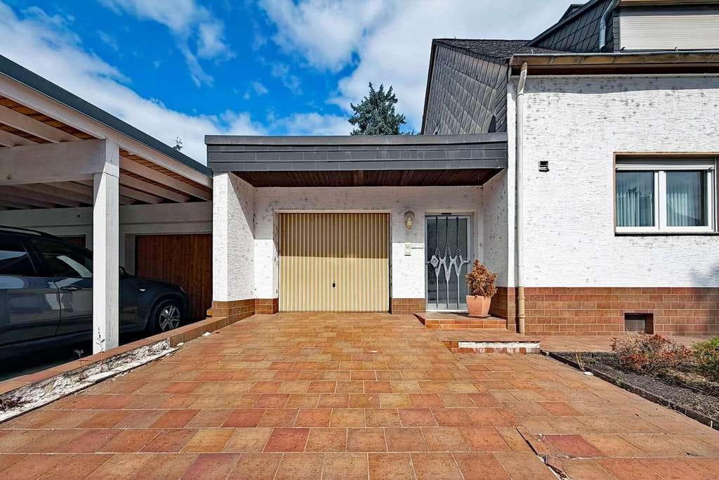 Immobilie in Konz - Konz: Einseitig angebautes Einfamilienhaus mit außergewöhnlich großem Grundstück & Garage - Bild 2