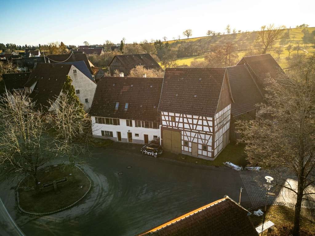 Immobilie in Ebhausen - Ländlicher Charme inklusive – Bauernhaus mit Scheune in Wenden - Bild 0