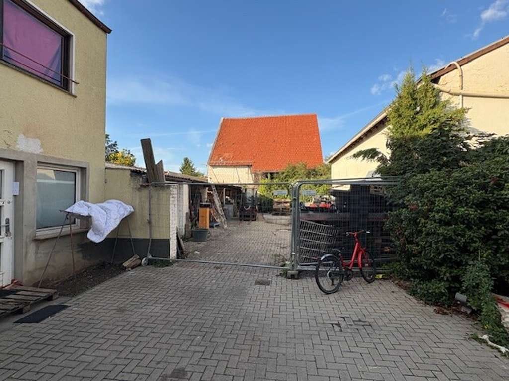 Immobilie in Lambsheim - Zweifamilienhaus in ruhiger Lage mit Bauplatz - Bild 4