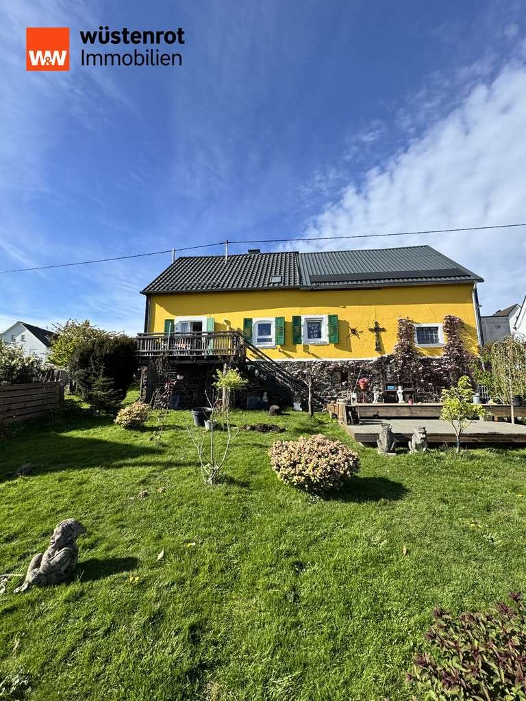 Immobilie in Höhn - Liebevoll gestaltetes Einfamilienhaus mit großer Scheune - Bild 1