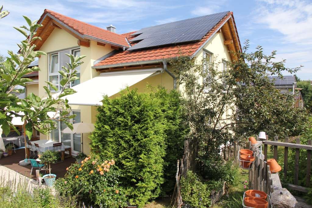 Immobilie in Mitterfels - Wunderschönes, neuwertiges Haus in Mitterfels - Bild 0