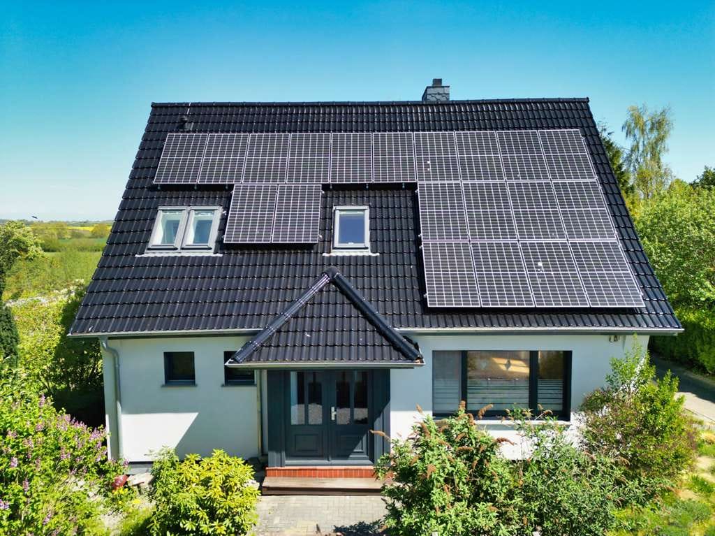 Immobilie in Süderbrarup - Modernisiertes Einfamilienhaus mit Wintergarten, Kaminofen, PV und viel Platz in ruhiger Lage. Top! - Bild 0