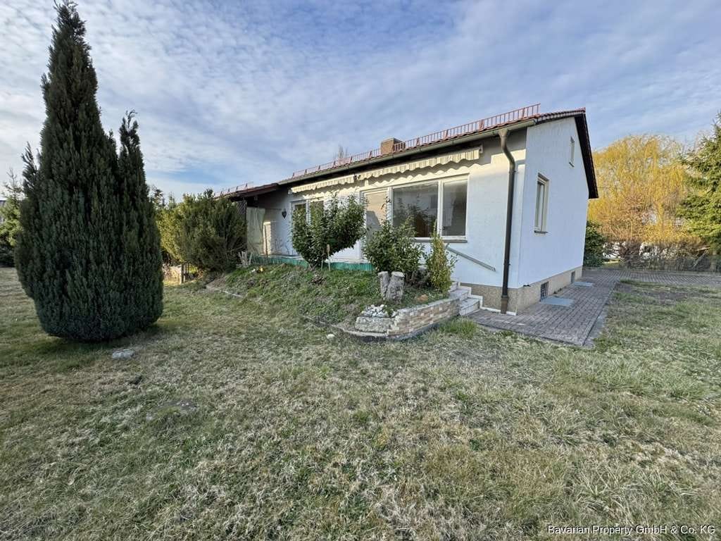Immobilie in Geiselhöring - Bungalow mit großem Grundstück in ruhiger Lage von Geiselhöring - Bild 2