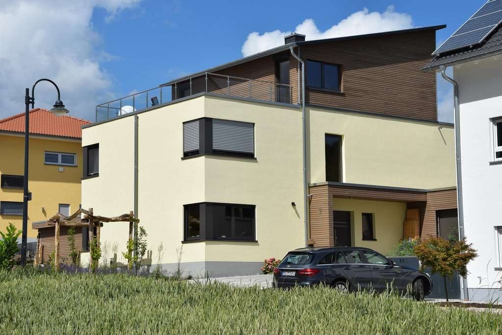 Immobilie in Weiler bei Bingen - Provisionsfrei - Architektur trifft Natur: Lichtdurchflutetes Holzhaus mit Traumgarten & Fernblick - Bild 0