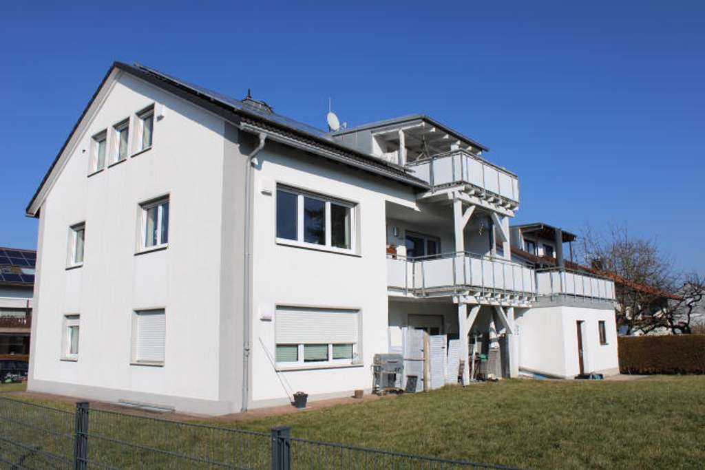 Immobilie in Schwabmünchen -  ! Toplage Schwabmünchen ! 
2015 saniertes Dreifamilienhaus (3WE) - Bild 0