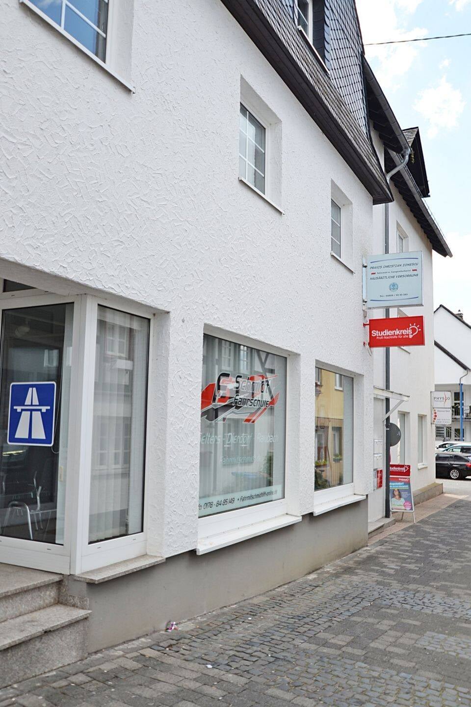 Immobilie in Dierdorf - Anlageobjekt mit Potenzial: Geschäftshaus im Zentrum von Dierdorf/A3 Köln-Frankfurt - Bild 1