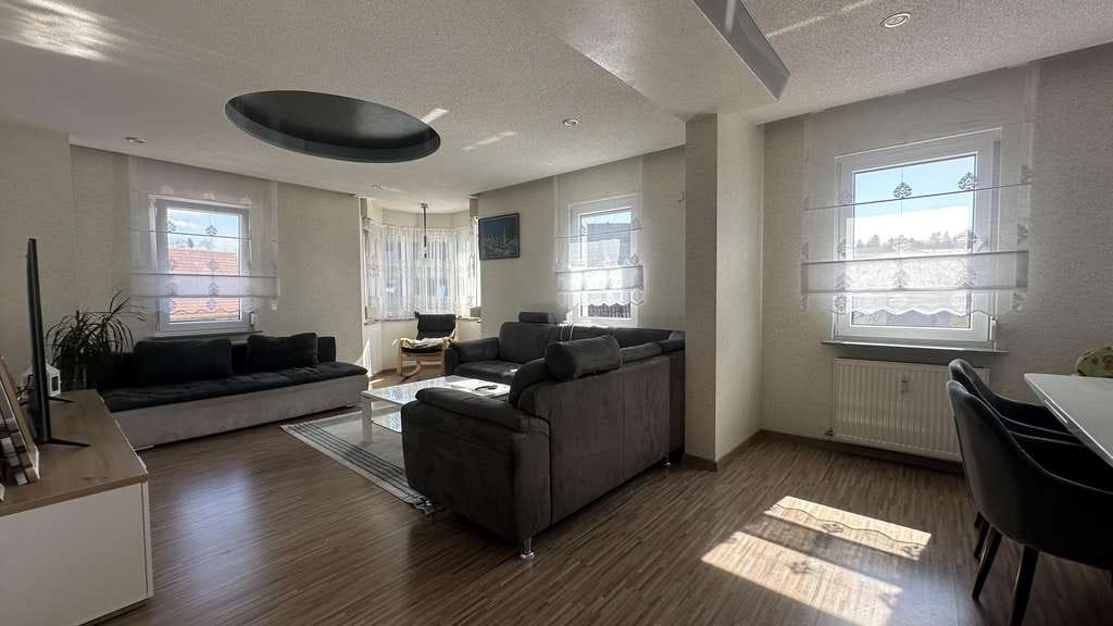 Immobilie in Ebersbach an der Fils - Lichtdurchflutete modernisierte 4-Zimmer Wohnung - Seltene Gelegenheit in Ebersbach - Bild 1