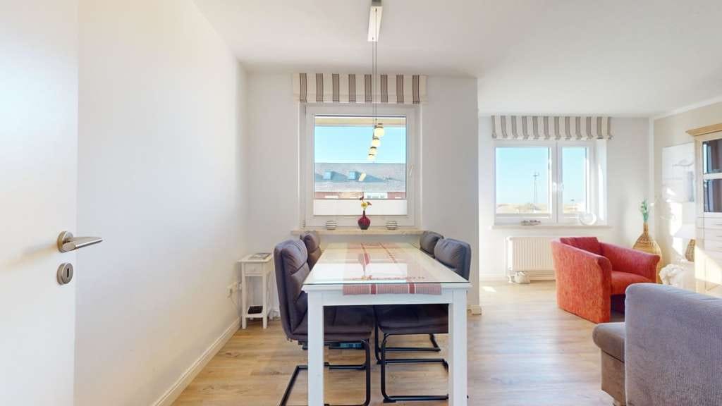 Immobilie in Hörnum (Sylt) - Gepflegte 3-Zimmer-Wohnung in zentraler Lage von Hörnum – Westbalkon & Stellplatz! - Bild 2