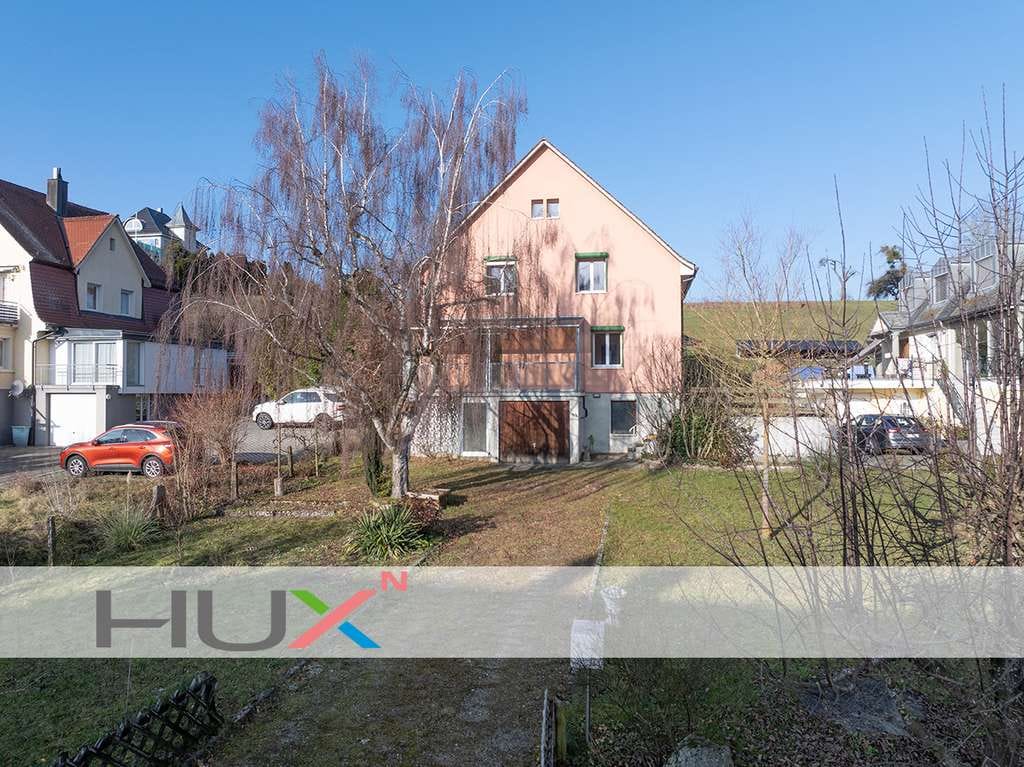 Immobilie in Büsingen am Hochrhein - Älteres, freistehendes 5,5-Zimmer-Einfamilienhaus in Büsingen auf grossem Grundstück - Bild 0