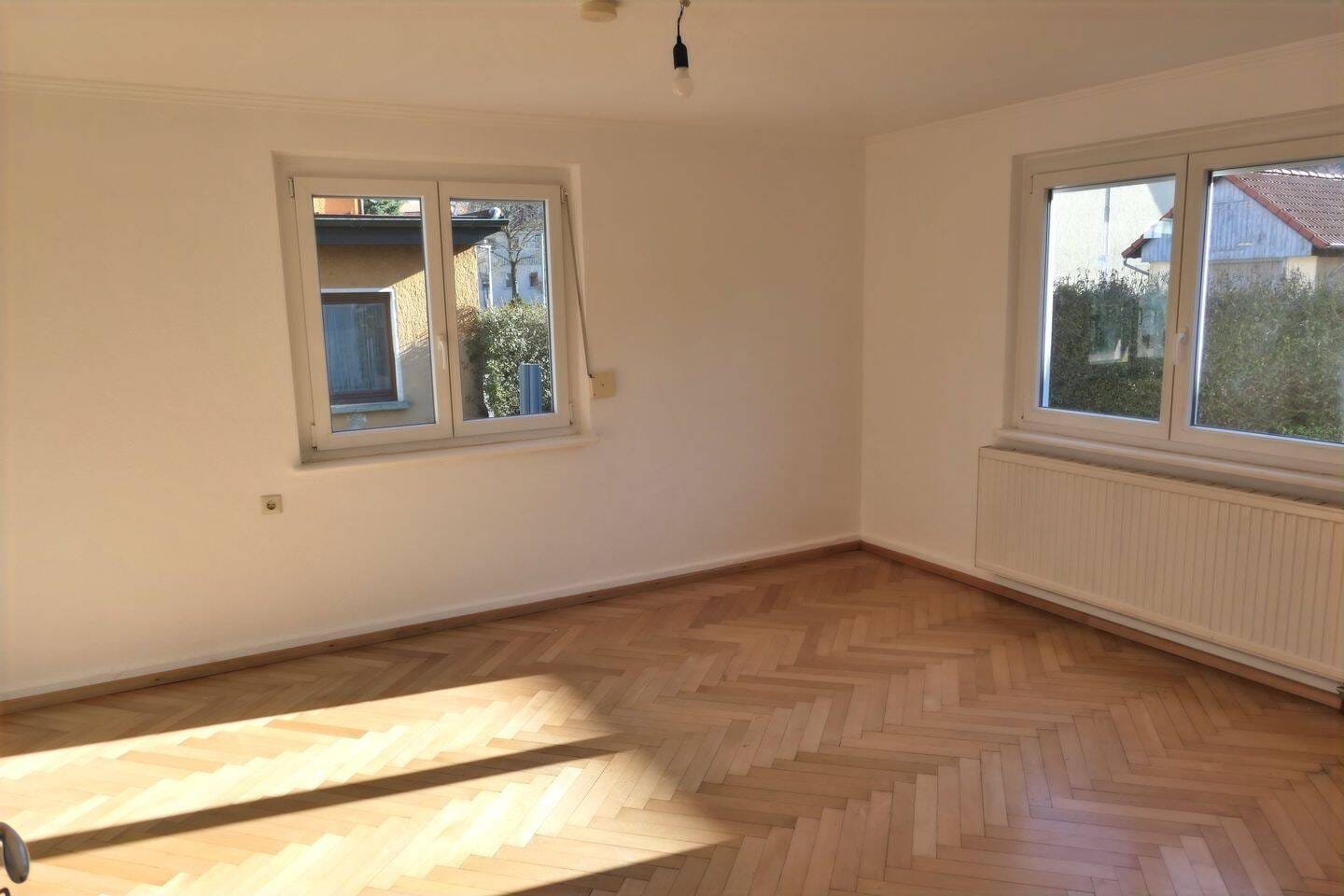 Immobilie in Böttingen - Großes Wohnhaus mit Garagen und Werkstatt in Böttingen - Bild 4