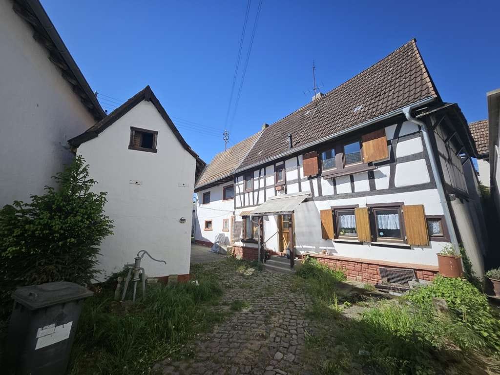 Immobilie in Bornheim - Denkmalimmobilie mit Garten in Essingen - Bild 1