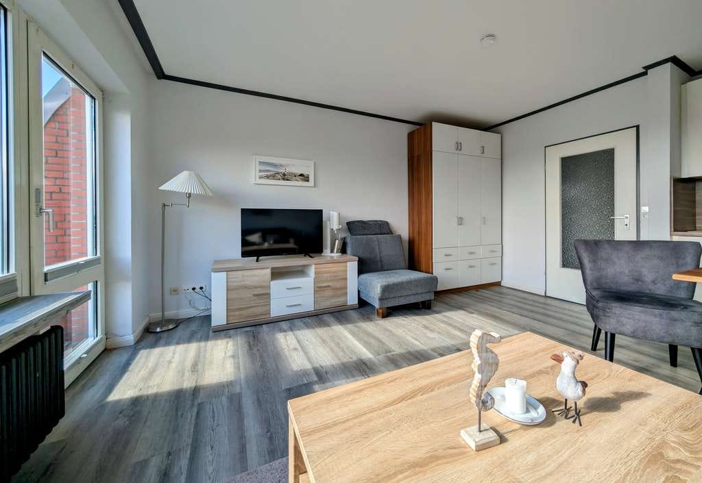 Immobilie in Borkum - Provisionsfrei für Käufer: Ferien-Wohnung mit Südwestbalkon - im Blick: Alter und Neuer Leuchtturm! - Bild 4