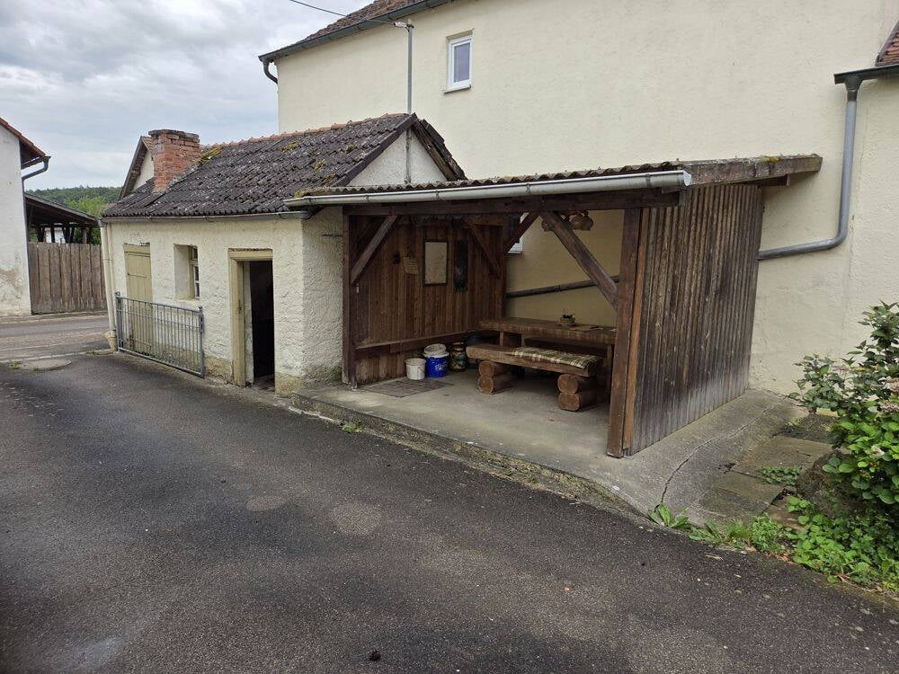 Immobilie in Kösching - Ländlicher Charme, Bauernhof mit Nebengebäuden und großem Grundstück in Bettbrunn! - Bild 2