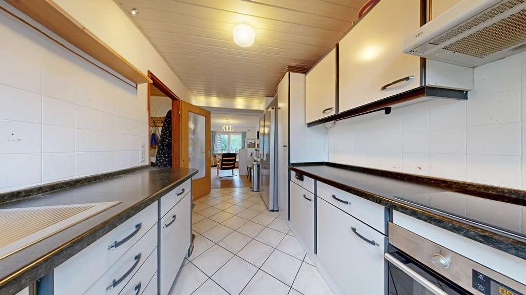 Immobilie in Spardorf - IMMOPARTNER –CHARMANTES REIHENECKHAUS MIT GROSSEM SONNENGARTEN IN RUHIGER LAGE - Bild 4