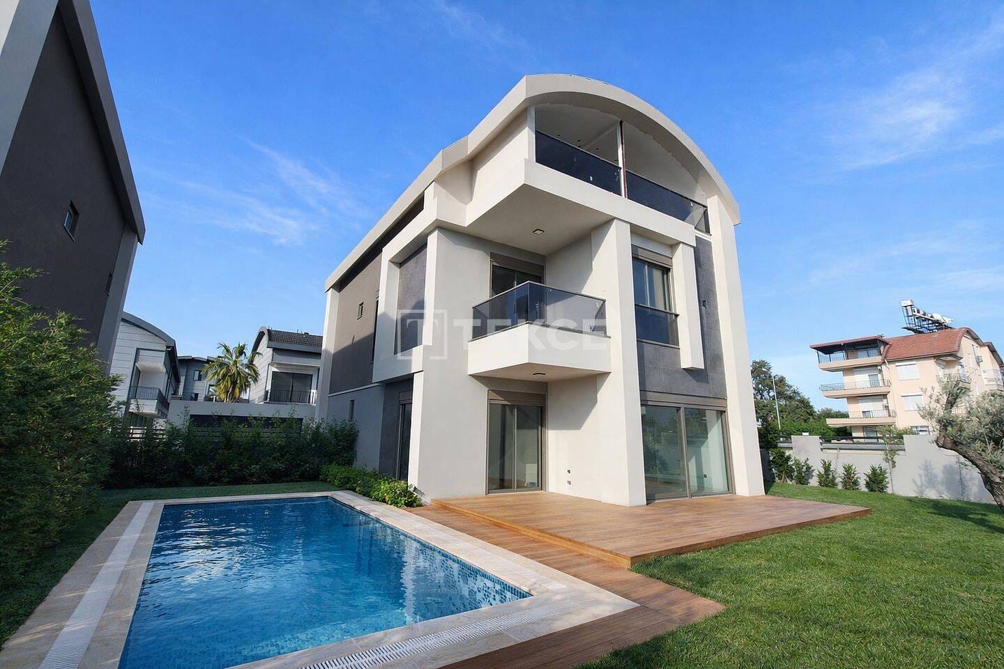 Immobilie in Probstzella - Villa mit 5 Schlafzimmern und Pool in zentraler Lage in Side, Antalya - Bild 1