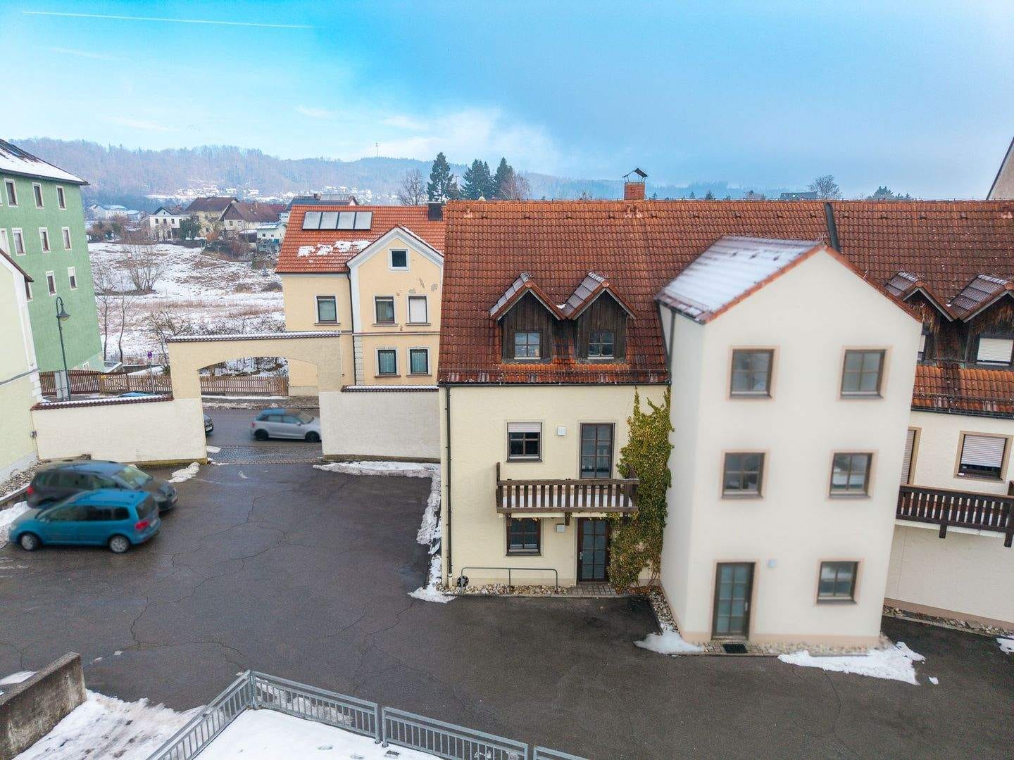 Immobilie in Simbach - Mehrfamilienhaus mit 3 Einheiten | 1x vermietet, 2x genehmigter Umbau | Zentrale Lage - Bild 3