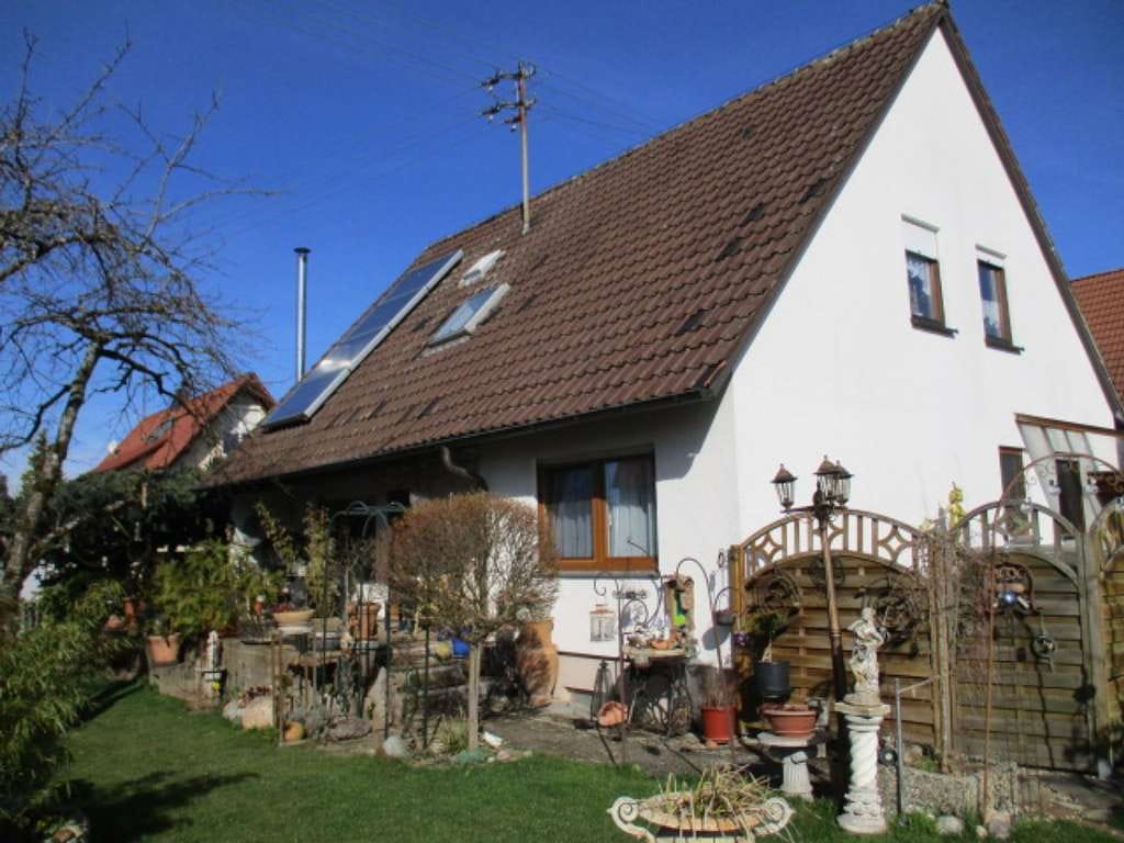 Immobilie in Göggingen - Einmalige Gelegenheit - gepflegtes Einfamilienhaus in ruhiger Wohnlage mit Wohnrecht - Bild 2