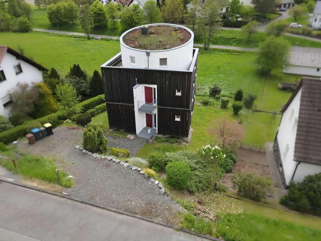 Immobilie in Hohenahr - Traumhaftes Architektenhaus mit Einliegerwohnung und Fernsicht - Bild 2