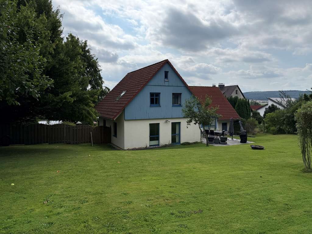 Immobilie in Auetal - Zwei aneinandergrenzende Wohnhäuser mit Garagen - Bild 2